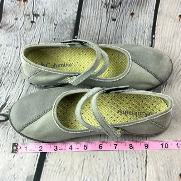 COLUMBIA Gray Suede & Canvas Mary Jane Tech Lite Omni-Grip Hiking Walking Flats - Picture 7 of 17